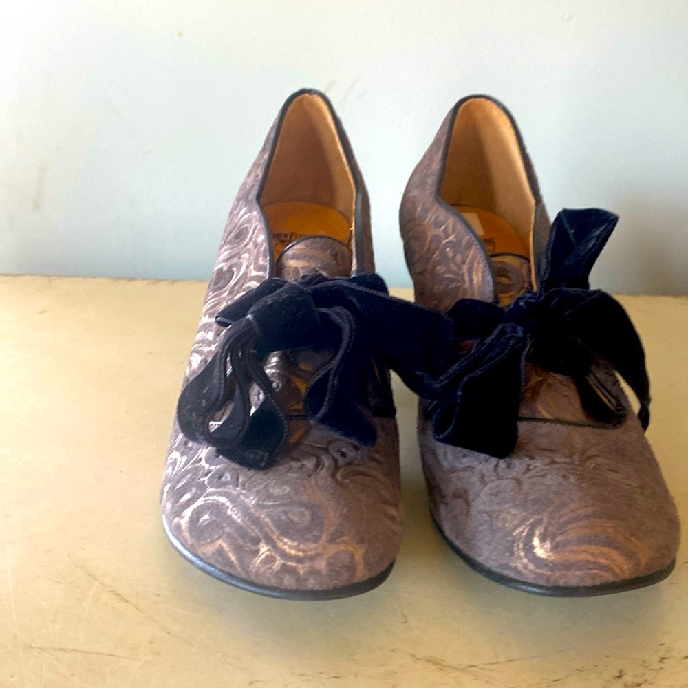 Slightly used pair of John Fluevog shoes.  In great condition.